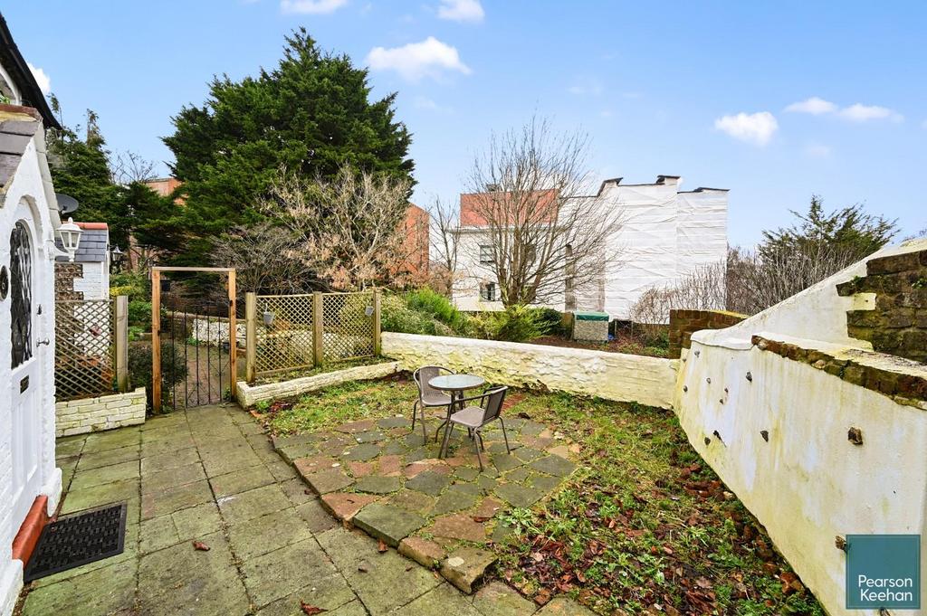 6 Lovers Walk Cottages, BN1 (2).jpg