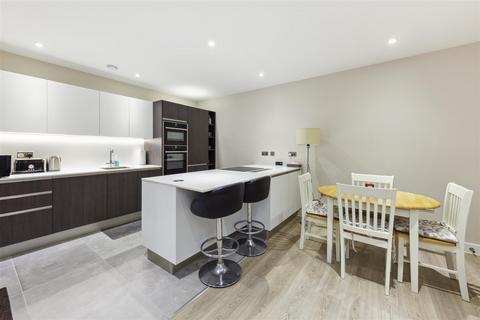 2 bedroom flat to rent, The Bellerby Apartments, Guildford GU1