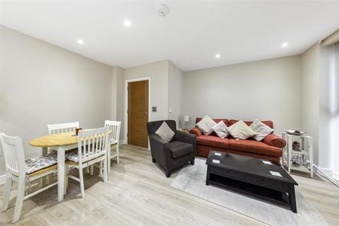 2 bedroom flat to rent, The Bellerby Apartments, Guildford GU1