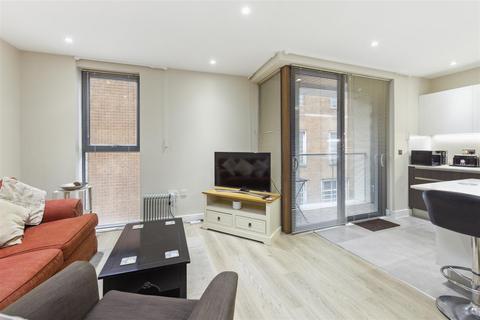 2 bedroom flat to rent, The Bellerby Apartments, Guildford GU1