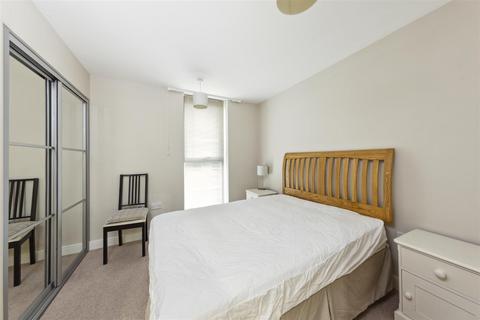2 bedroom flat to rent, The Bellerby Apartments, Guildford GU1