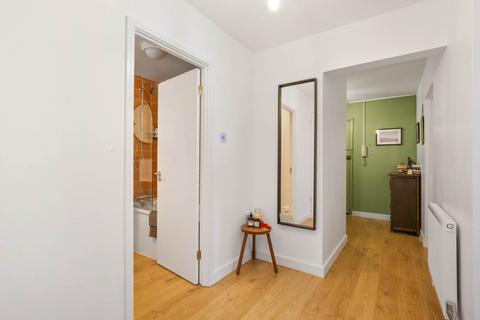 2 bedroom apartment for sale, Daubeney Road, Clapton