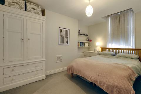 59a Bridge Road, East Molesey, KT8 9ER