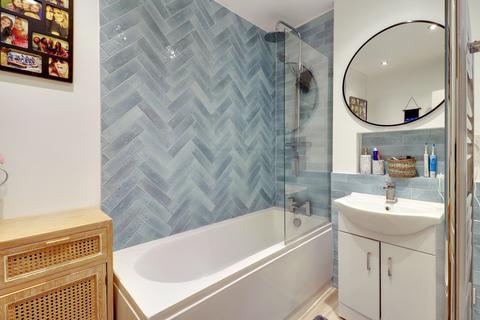 59a Bridge Road, East Molesey, KT8 9ER