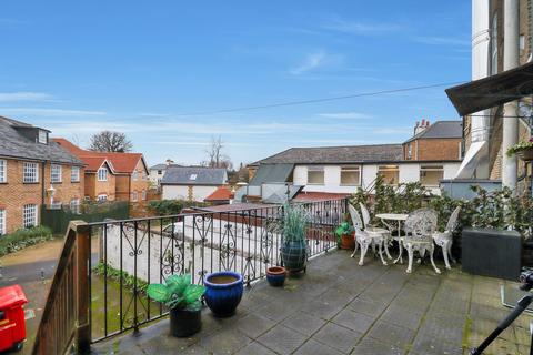 59a Bridge Road, East Molesey, KT8 9ER