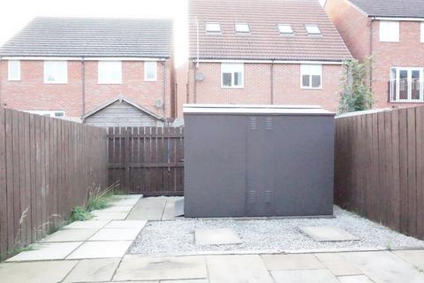 3 bedroom semi-detached house to rent, 72 Kingscroft Drive, Brough, HU15 1FL