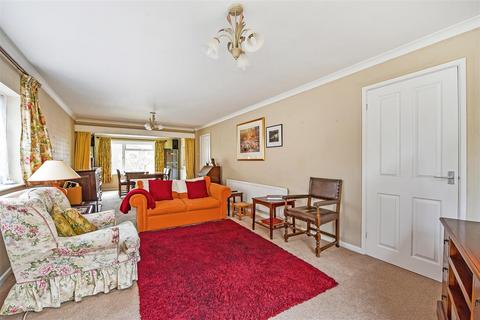 10 Beech Close, Thruxton, Andover, SP11 8NB