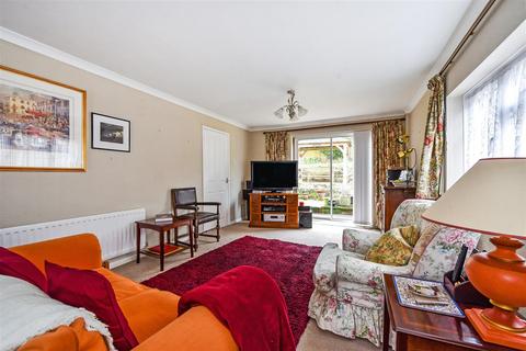 10 Beech Close, Thruxton, Andover, SP11 8NB