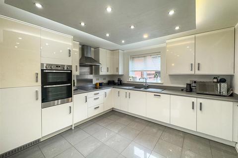 45 Clarendon Close, Corby, NN18 8DQ