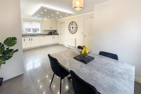 45 Clarendon Close, Corby, NN18 8DQ