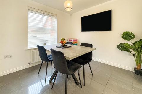 45 Clarendon Close, Corby, NN18 8DQ
