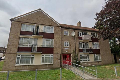 3 bedroom flat to rent, Ashton Road, Enfield