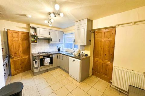 3 bedroom semi-detached house for sale, North Dene Road, Silsden,