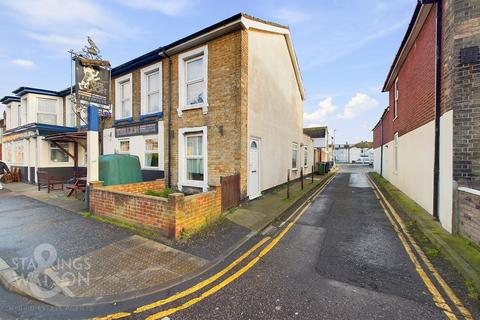 2 bedroom end of terrace house for sale, Nelson Road North, Great Yarmouth