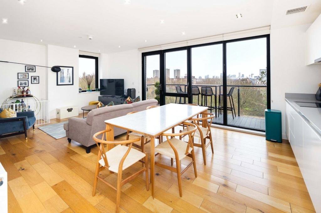 Living Room/Kitchen