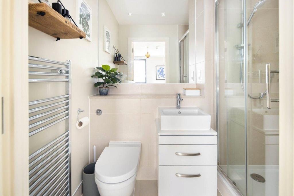Bedroom 2 En-Suite