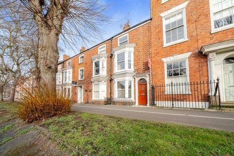 4 bedroom terraced house for sale, North Parade, Grantham, Lincolnshire, NG31