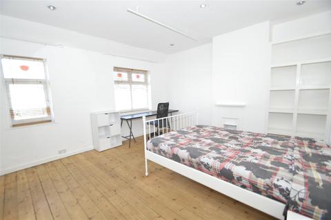 2 bedroom terraced house for sale, Charlecote Road