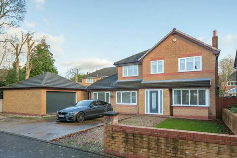 4 bedroom detached house for sale, The Cloisters, ., Leyland, Lancashire, PR25 4SZ