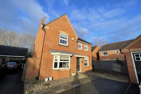 4 bedroom detached house for sale, Artus Close, Swindon