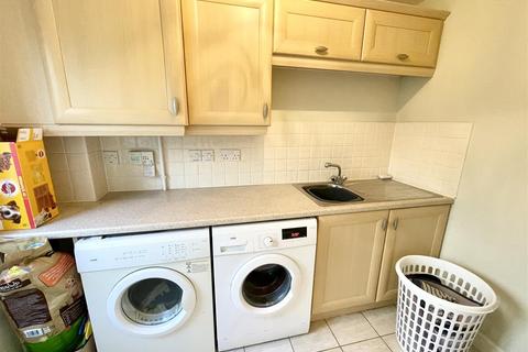 9 Artus Close, Swindon, SN25 1QZ