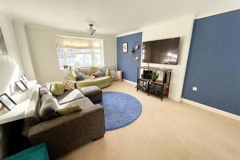 9 Artus Close, Swindon, SN25 1QZ