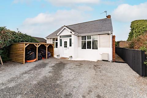 3 bedroom detached bungalow for sale, Beccles Road, Bradwell