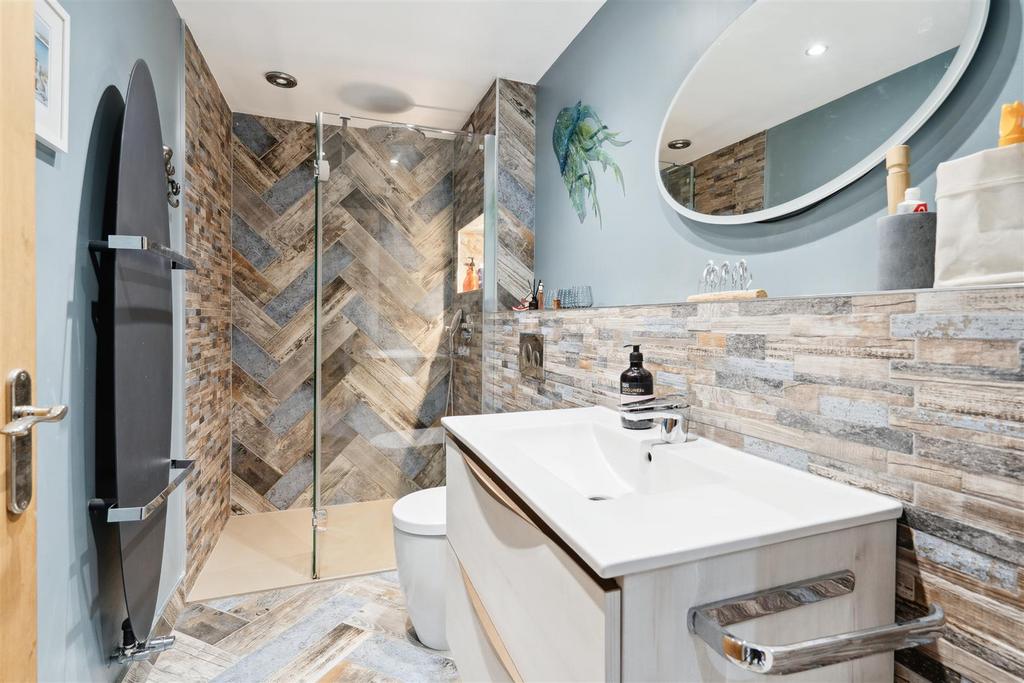 Family Shower Room