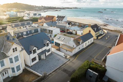 undefined, Route De Carteret, Castel, Guernsey