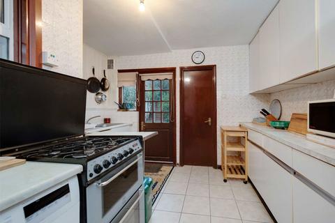 7 Lancaster Gardens, London, W13 9JY