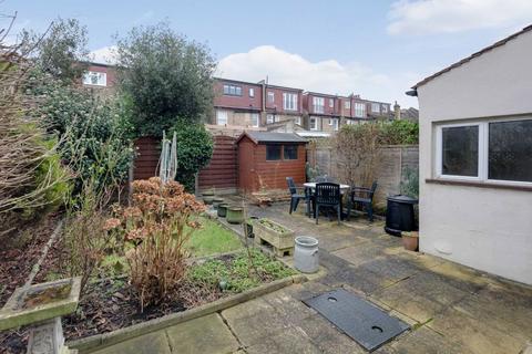 7 Lancaster Gardens, London, W13 9JY