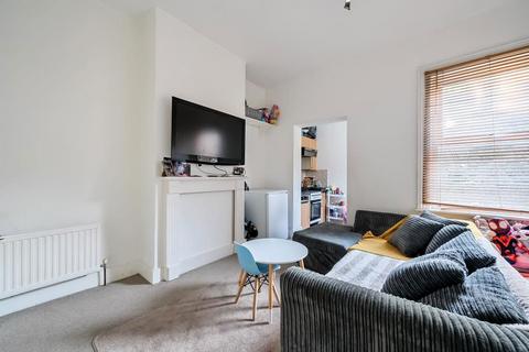 1 bedroom flat for sale, Lancaster Road, Barnet, EN4 8AL