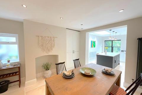 2 bedroom end of terrace house for sale, South Oak Lane, Wilmslow