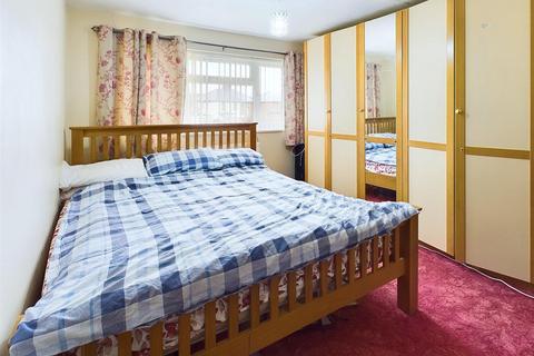 5 Cooks Orchard, Gloucester, GL1 3JY