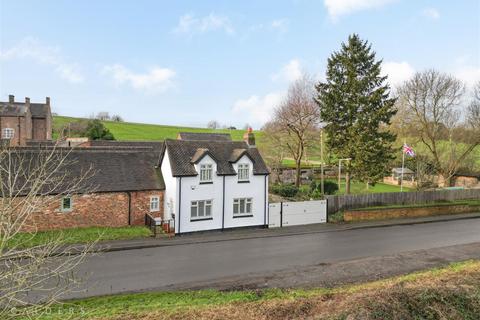 3 bedroom house for sale, Coton Park, Linton, Swadlincote