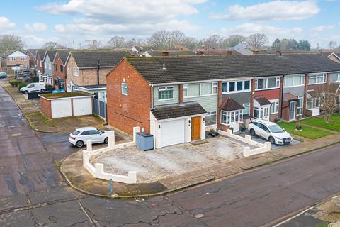 3 bedroom semi-detached house for sale, The Finches, Benfleet, SS7