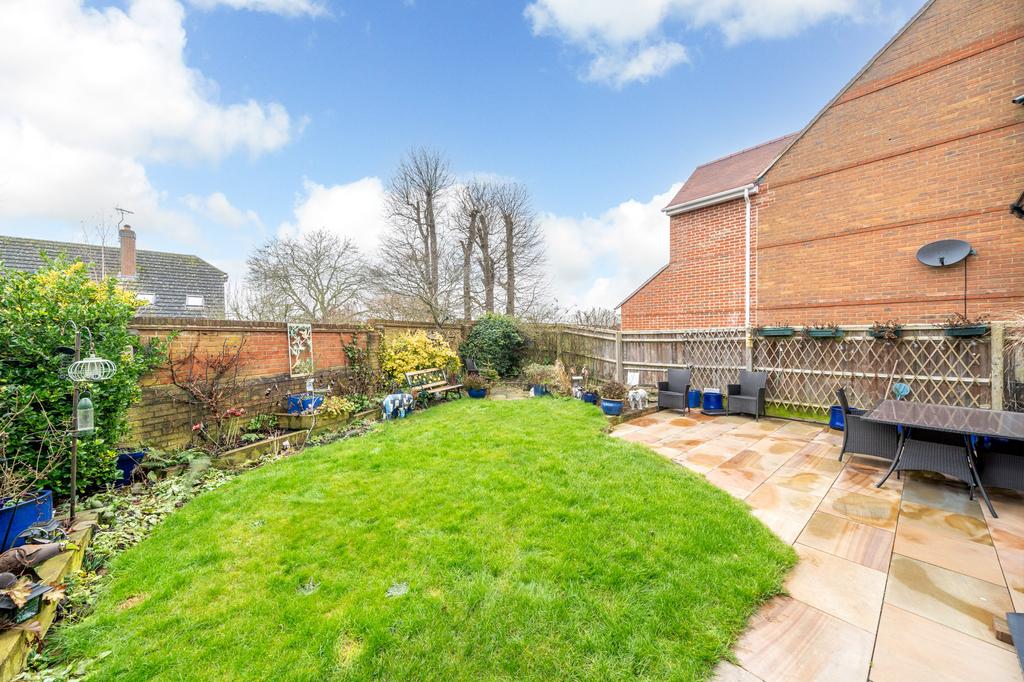 2-Church-Farm-Close-3