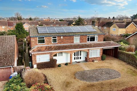 4 bedroom detached house for sale, Hamilton Road, Newmarket CB8