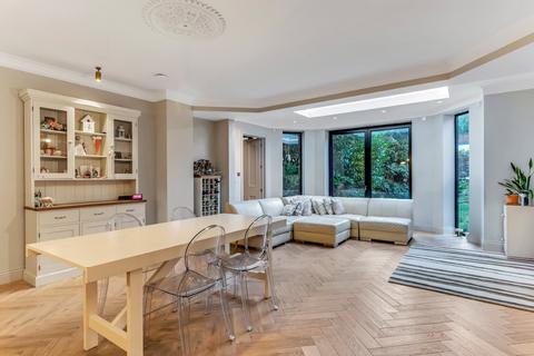 4 bedroom apartment for sale, Strathray Gardens, Belsize Park