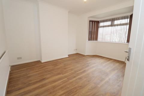 1 bedroom maisonette for sale, Reading Road, Northolt, UB5 4PJ