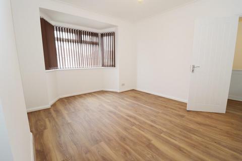 1 bedroom maisonette for sale, Reading Road, Northolt, UB5 4PJ