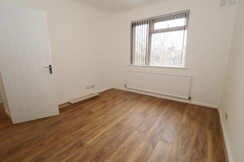 1 bedroom maisonette for sale, Reading Road, Northolt, UB5 4PJ