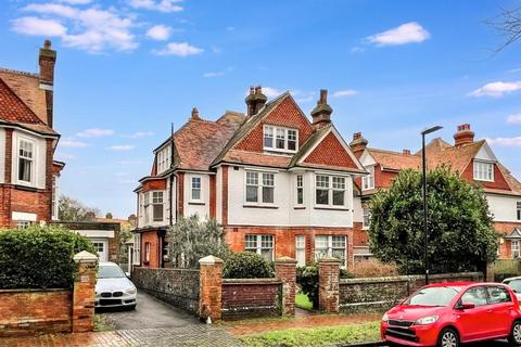 2 bedroom flat for sale, Milnthorpe Road, Eastbourne