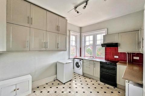 2 bedroom flat for sale, Milnthorpe Road, Eastbourne