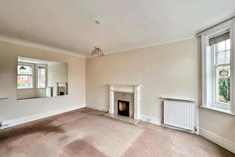 2 bedroom flat for sale, Milnthorpe Road, Eastbourne