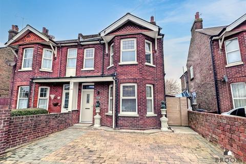 4 bedroom semi-detached house for sale, Whitley Road, Eastbourne BN22