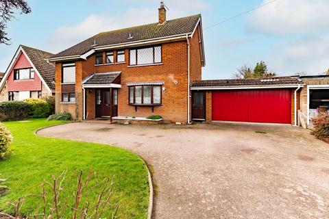 3 bedroom detached house for sale, Bately Avenue, Gorleston