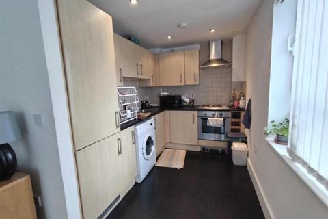 2 bedroom ground floor flat to rent, 5 Altamar Kings Road