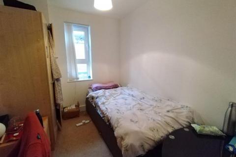 2 bedroom ground floor flat to rent, 5 Altamar Kings Road