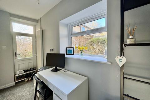 5 Platt Square, Cleckheaton, BD19 3NJ